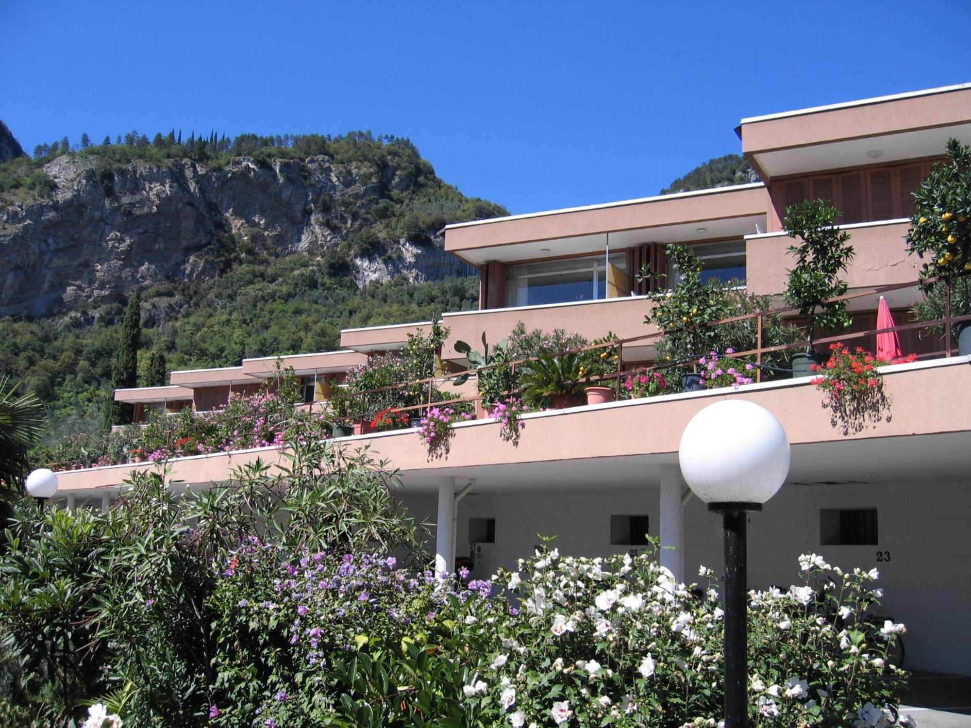 Residence Cascata Varone Riva del Garda Bagian luar foto
